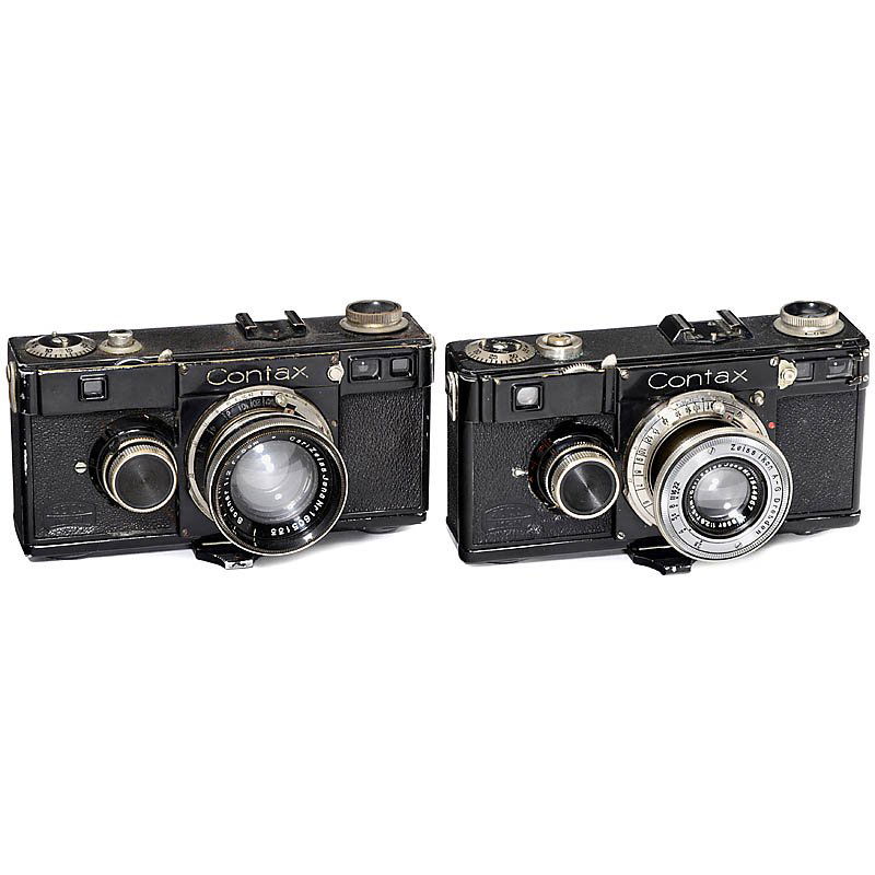 2 Contax I Cameras (Various): 2 Contax I Cameras (Various) Zeiss Ikon, Dresden. 1) Contax I, no. Z68727, version 7, end of 1935, with Tessar 2,8/5 cm, no. 1544867. (3+/3+) - And: 2) Contax I, no. V35584, version 4, with Sonnar 2/5