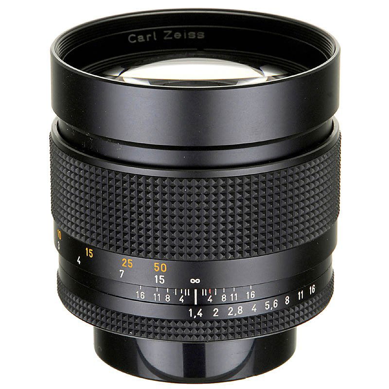 Planar T 1,4/85 mm for Contax RTS: Planar T 1,4/85 mm for Contax RTS Carl Zeiss, Oberkochen. "Made in West Germany". Rear cap and soft case. - Like new! Planar T 1,4/85 mm für Contax RTS Carl Zeiss, Oberkochen. "Made in West Germany".