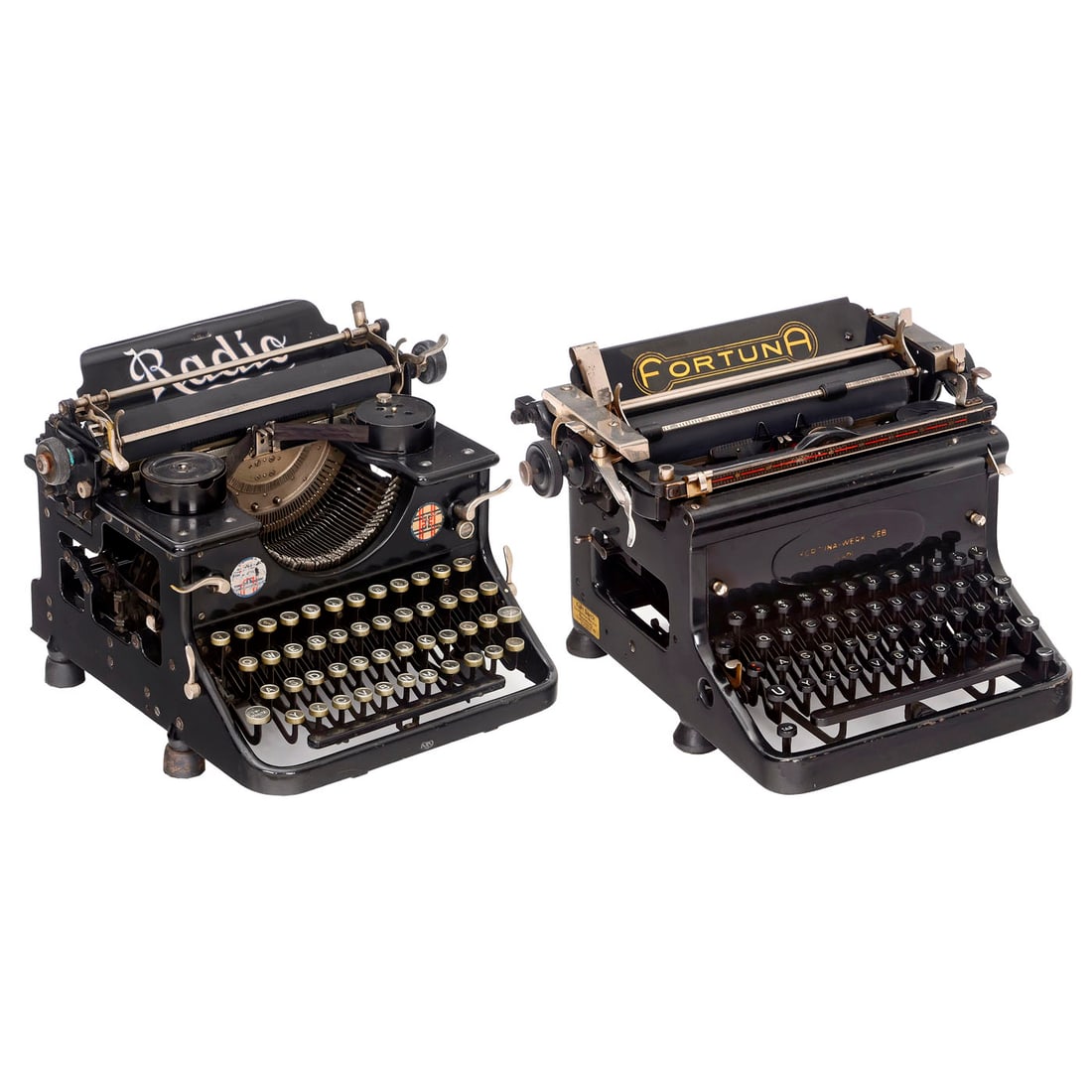2 German Typewriters: "Radio" and "Fortuna": 2 German Typewriters: "Radio" and "Fortuna" 1) Radio, 1926 onwards, serial no. 952, four-row standard typewriter with type levers, single shift, 46 keys with 92 characters, developed by Franz Herlt, m