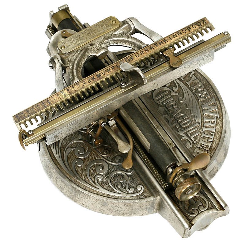 "Odell Type Writer", 1889: Odell Type Writer, 1889 Decorative American index typewriter, with typebar and cast nickel-plated base. – Literature: Martin, 1949, p. 120. "Odell Type Writer", 1889 Dekorative amerikanische Zeiger