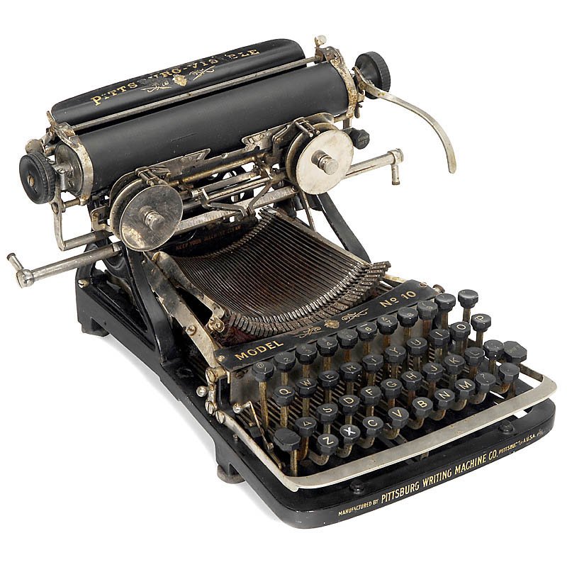 "Pittsburg Visible No. 10", 1902: Pittsburg Visible No. 10, 1902 Technically very interesting typewriter construction of completely interchangeable typebar system by lifting of just 2 levers! No ribbon. – Very desirable collector's 