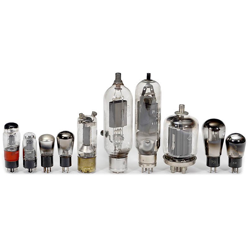 10 Valves: 10 Valves 1) Telefunken RE 074 "star". – 2) Telefunken RE 084K. – 3) Telefunken UL 11 (new). – 4) Ultron ULC 11 (new). – 5) Telefunken RS 241. – 6) Telefunken RE 604. – 7) Telefunken RL 12