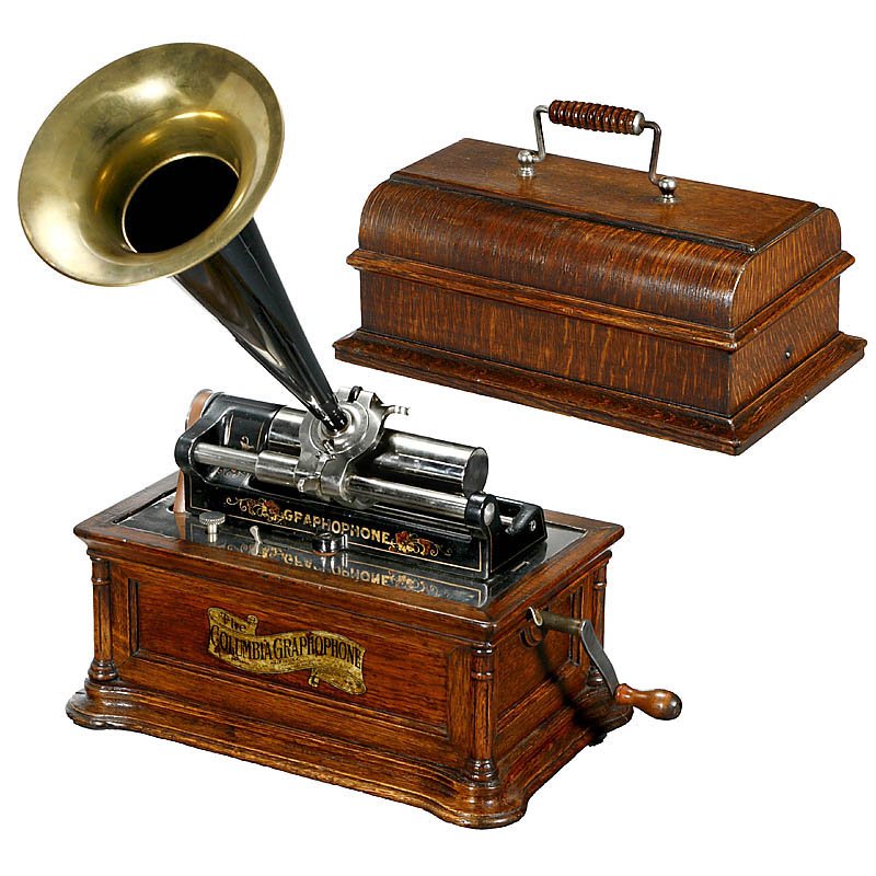 "Columbia Graphophone" Phonograph: Columbia Graphophone Phonograph Model BC, for 3-minute cylinders, lyra-form reproducer, later brass horn, good condition, working. Walzenphonograph "Columbia Graphophone" Modell BC, für 3-Minuten-Wal