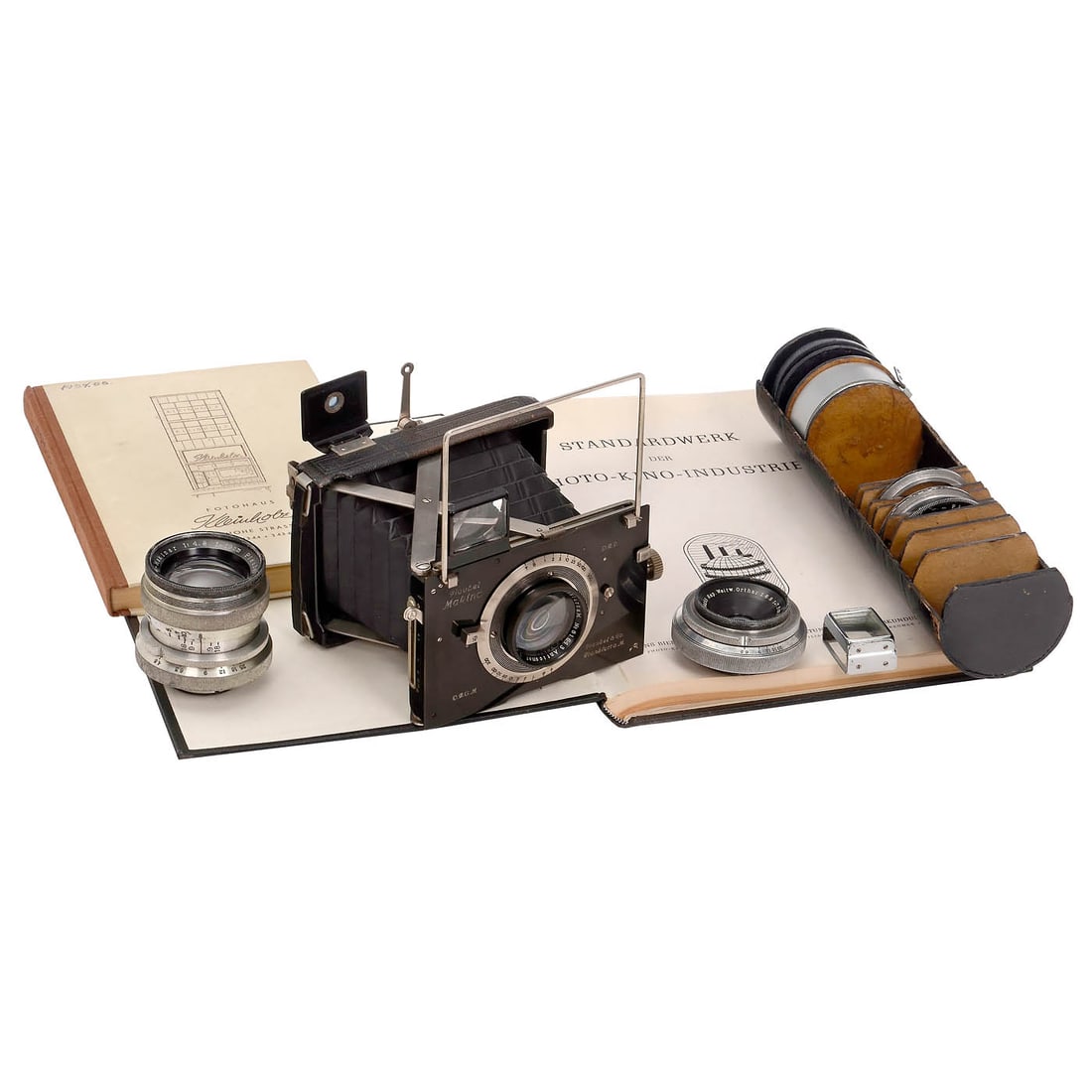 Plaubel-Makina and Literature on Plaubel (1 of 1)