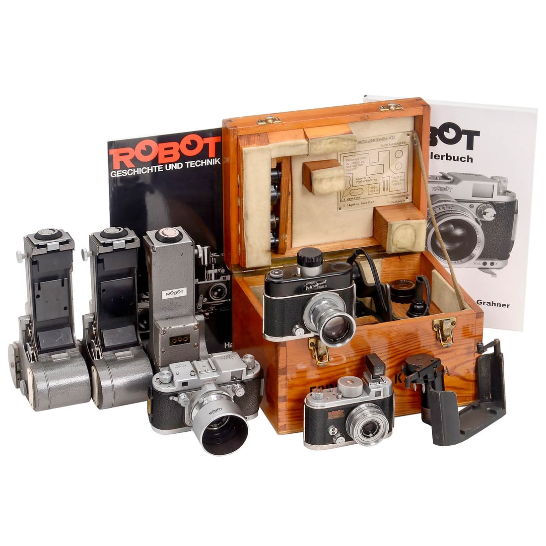 Robot Collection: Robot Collection Berning, Düsseldorf. 1) Camera case "Kontrol­sigtekamera M/58" (Control Camera M/58), inside the special version Robot Vollautomat Star II for the Danish Air Force,