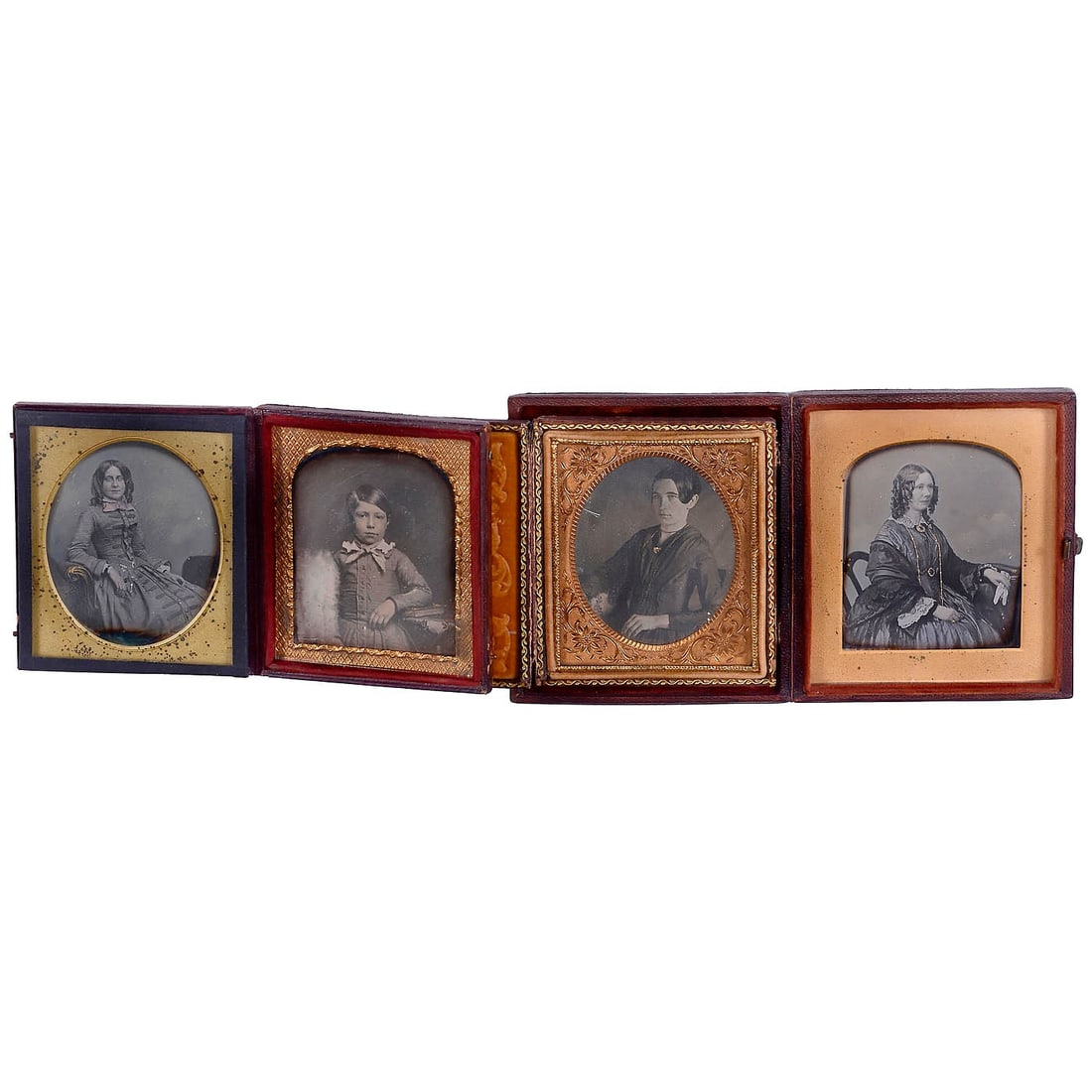 4 Daguerreotypes: 4 Daguerreotypes 1) Case 9.5 x 11 cm, "By Appointment Mr. Kilburn, 222 Regent Street", an elderly lady with braided hair. – 2) Case 8 x 9 cm, according to the label "Peregrine Purvis, age 7,