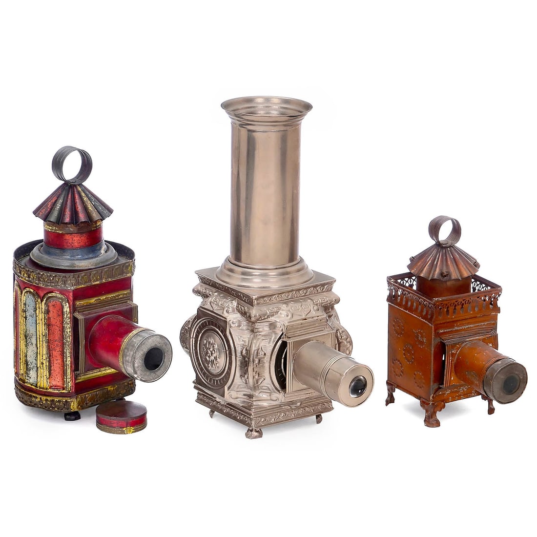 3 Lapierre Magic Lanterns: 3 Lapierre Magic Lanterns Lapierre, Paris. 1) Lanterne Riche No. 43, height 26 cm, for 5.5 cm strips, with lens cap, burner, and reflector. (3-/3) – 2) Lanterne Carrée No. 0, the