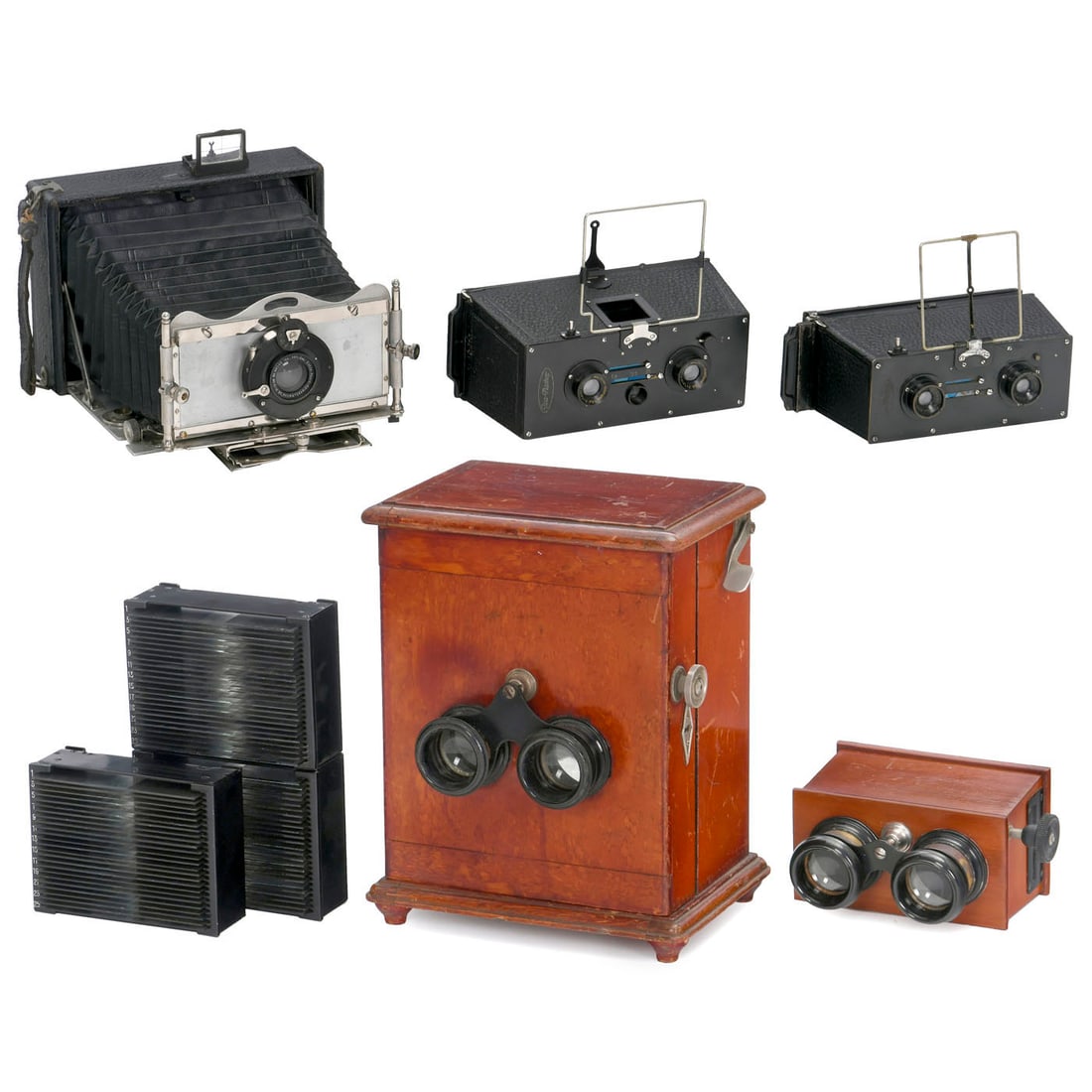 Ica Stereo Camera Lot: Ica Stereo Camera Lot 1) Ica, Dresden. Ica-Plascop 6 x 13 cm no. K.83763, Novar-Anastigmat 6.8/7.5 cm, with inserted plate holder 721/004 and 5 additional holders; with small carrying case. Mint