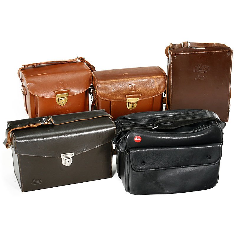 Universal Cases for Leica: Universal Cases for Leica 1) Leitz, Wetzlar. Universal case for screw-mount Leica. – 2) Large soft-leather case, black. – 3) Universal case with insert, brown. – 4) Kritzler, Cologne. Omnica cas