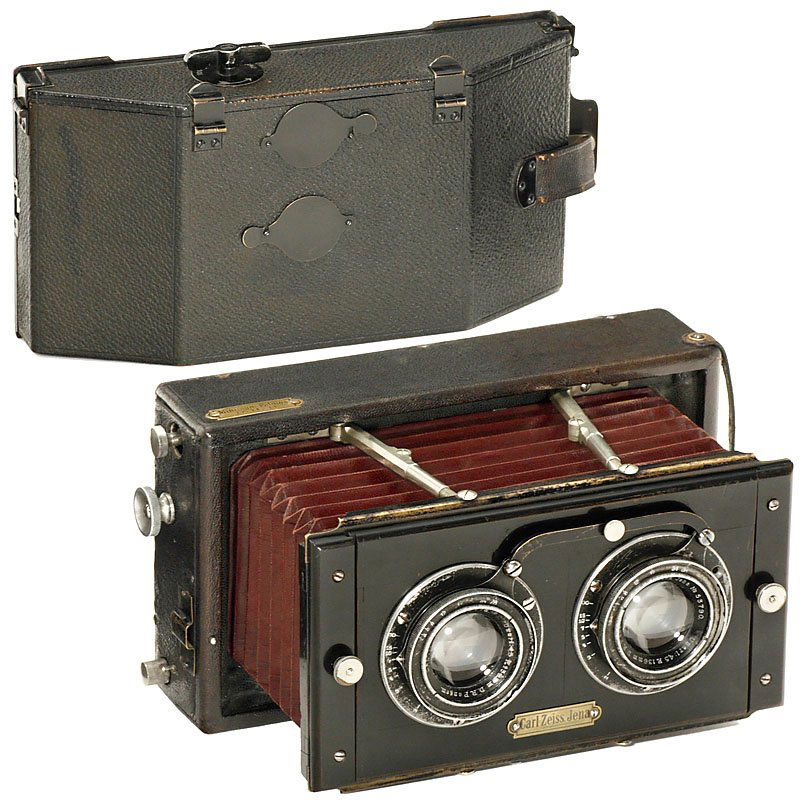 "Minimum-Palmos Stereo" by Carl Zeiss, 1902: Minimum-Palmos Stereo by Carl Zeiss, 1902 Carl Zeiss Jena. First series! Stereo camera, size 9 x 18 cm, wooden body, black leather covering, dark-red bellows, strut construction, lenses: 2 x Unar 4,5/