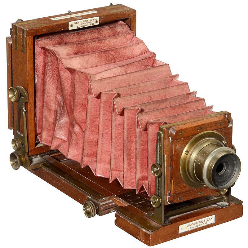 Lancaster "The Special Instantograph", c. 1890: Lancaster "The Special Instantograph", c. 1890 Lancaster, Birmingham, England. Size 8 x 11 cm, tropical wood with brass fittings, red bellows, brass "Lancaster" lens with iris stop, focusing screen ba