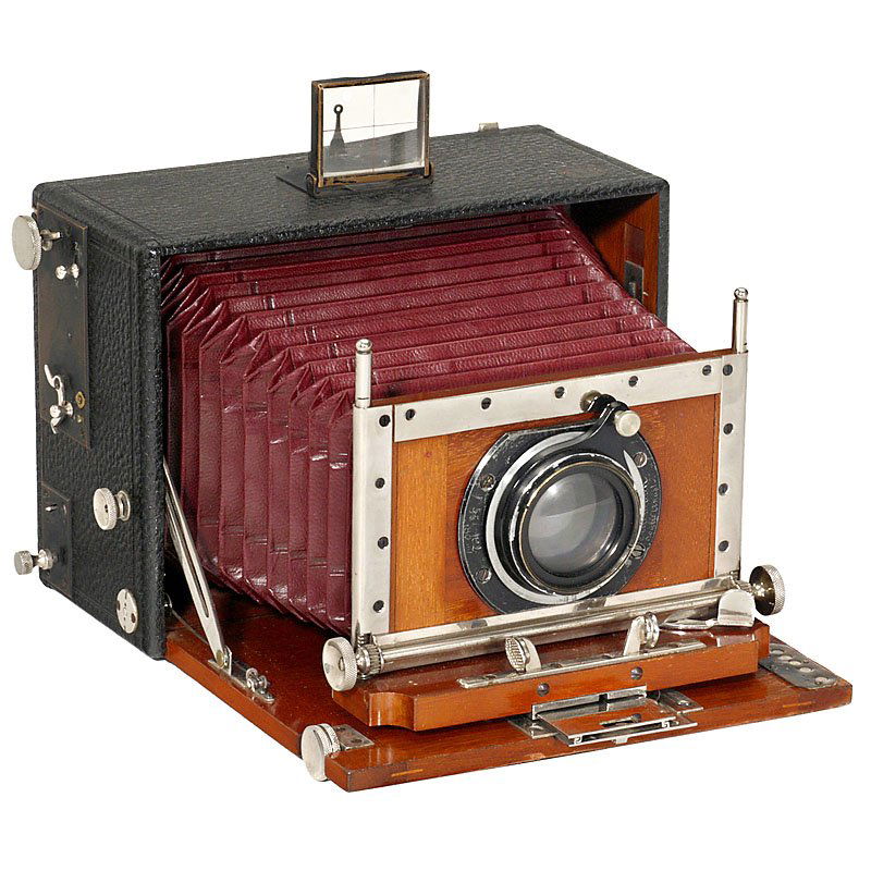 Ernemann Heag VI, c. 1903: Ernemann Heag VI, c. 1903 Ernemann, Dresden/Paris. Plate size 9 x 14 cm! Polished wood, black leather covering, dark-red bellows, lens: Ernemann Double Anast. 5,6, focal plane shutter (stuck, but comp