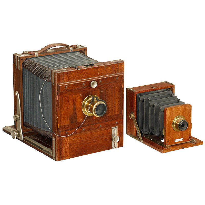 Field Camera by Eugen Loeber, c. 1895: Field Camera by Eugen Loeber, c. 1895 1) Eugen Loeber, Dresden. Field camera, plate size 13 x 18 cm (5 x 7 in.), nice dark tropical wood with nickel trim, green bellows with black corners, lens: Roden