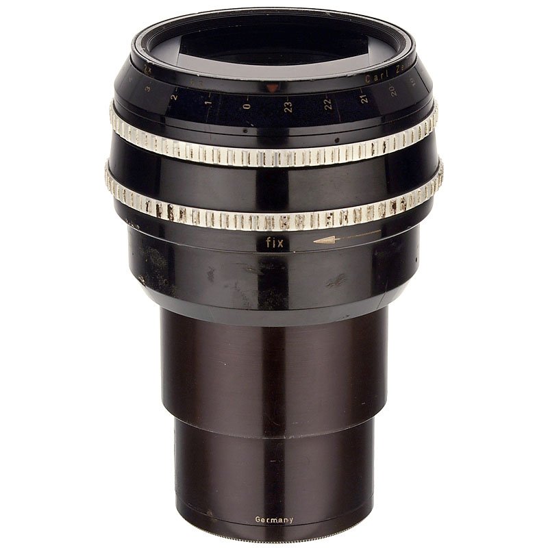 CinemaScope Anamorphot by Carl Zeiss, c. 1960: CinemaScope Anamorphot by Carl Zeiss, c. 1960 Movie projector equalisation attachment, in wooden case. CinemaScope Anamorphot, um 1960 Carl Zeiss Werke. Entzerrungsvorsatz für Kinoprojektoren zur Vor