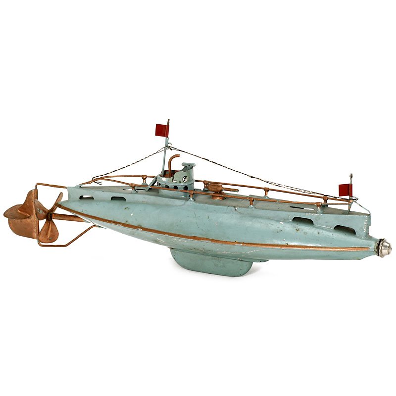 Bing Submarine No. 10/344/3, c. 1932: Bing Submarine No. 10/344/3, c. 1932 Painted tin, clockwork (slipping), length 10 5/8 in. Unterseeboot "Bing" Nr. 10/344/3, um 1932 Lackiertes Blech, Federwerkantrieb (rutscht), Länge 27 cm.