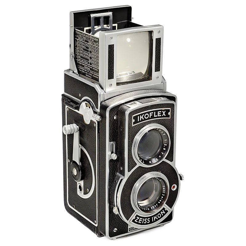 Ikoflex III (853/16), 1939: Ikoflex III (853/16), 1939 Zeiss Ikon, Dresden. No. L 62877, Tessar 2,8/8 cm, Compur-Rapid 1–1/400 sec. (working excellently), large Albada viewfinder, synchronization, excellent condition! Ikoflex