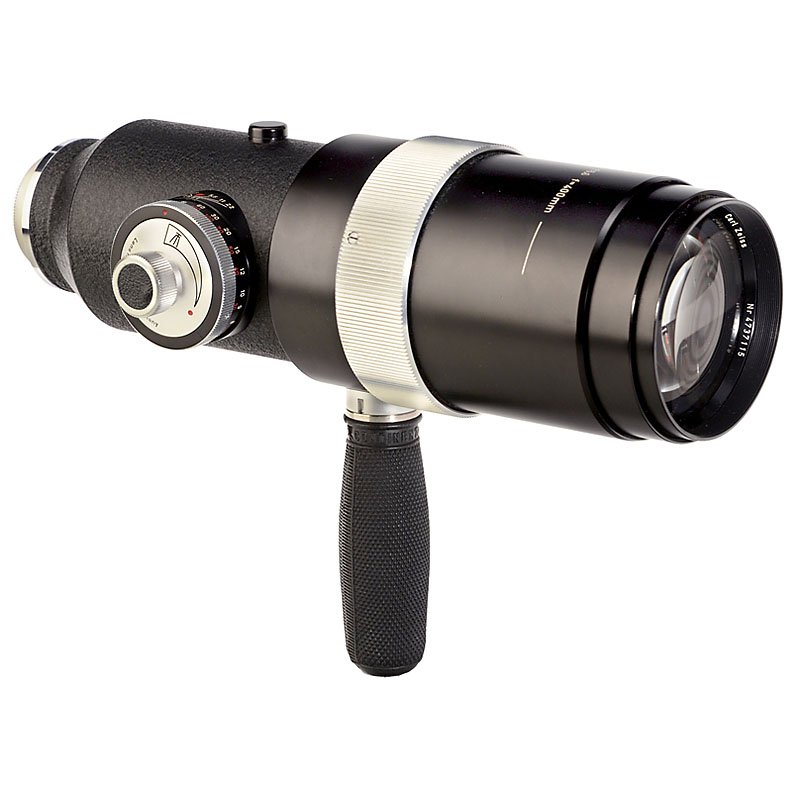 Tele-Tessar 5,6/400 mm for Contarex, 1970: Tele-Tessar 5,6/400 mm for Contarex, 1970 Carl Zeiss, Oberkochen. No. 4737115, with knob focus auto stop-down. Optics slightly dirty, everything else in excellent condition. With 2 caps, grip and orig