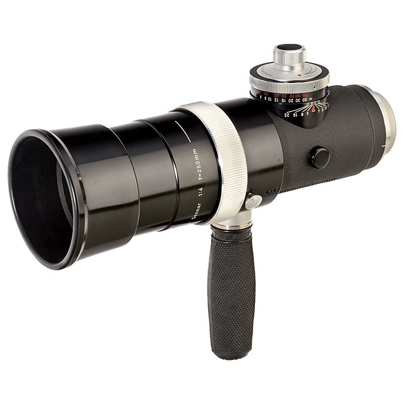 Olympia-Sonnar 4/250 mm for Contarex, 1963: Olympia-Sonnar 4/250 mm for Contarex, 1963 Carl Zeiss, Oberkochen. No. 3878158, rapid-focus device. With grip, lens hood and original case. Olympia-Sonnar 4/250 mm für Contarex, 1963 Carl Zeiss, Ober