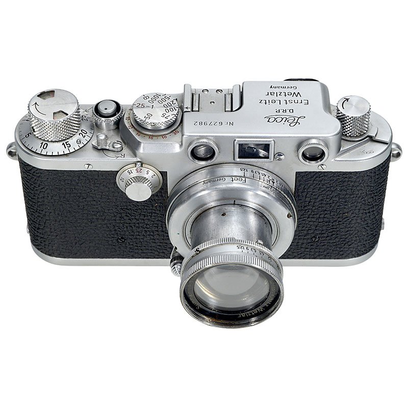 Leica IIIf with Summar, 1952: Leica IIIf with Summar, 1952 Leitz, Wetzlar No. 627982, red-dial synchronization, shutter working slowly, version without self-timer. With Summar 2/5 cm, no. 408347, feet, infinity lock at 7 o'clock. 