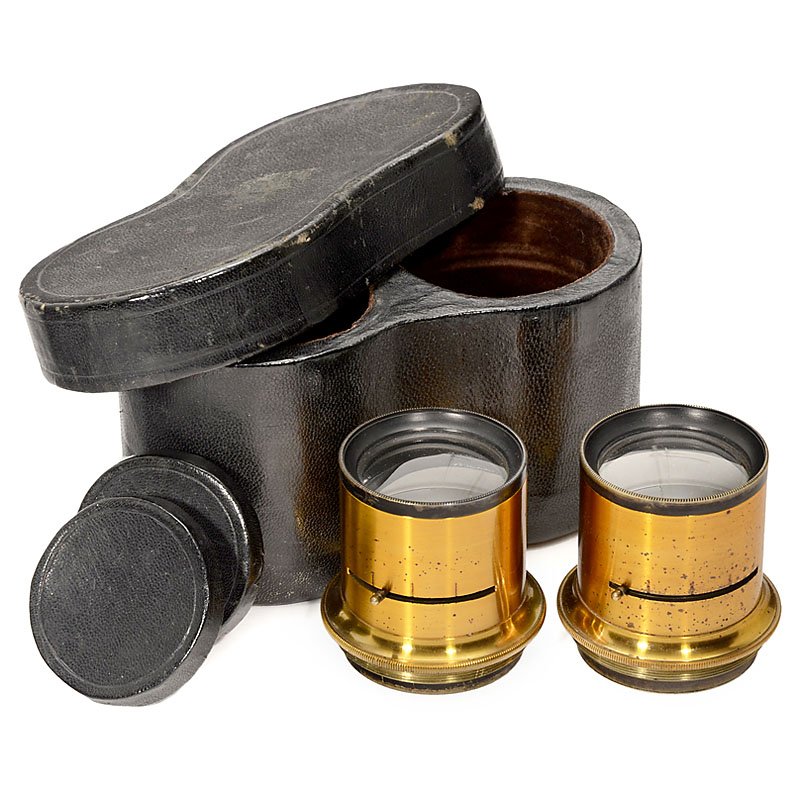 Stereo Lenses, c. 1880: Stereo Lenses, c. 1880 Unmarked, presumably England. Approx. 25 cm focal length, iris stop (one lens with leaves problems), everything else in good condition. Height: 2 in., Ø 1 ½ in., with 2 caps 