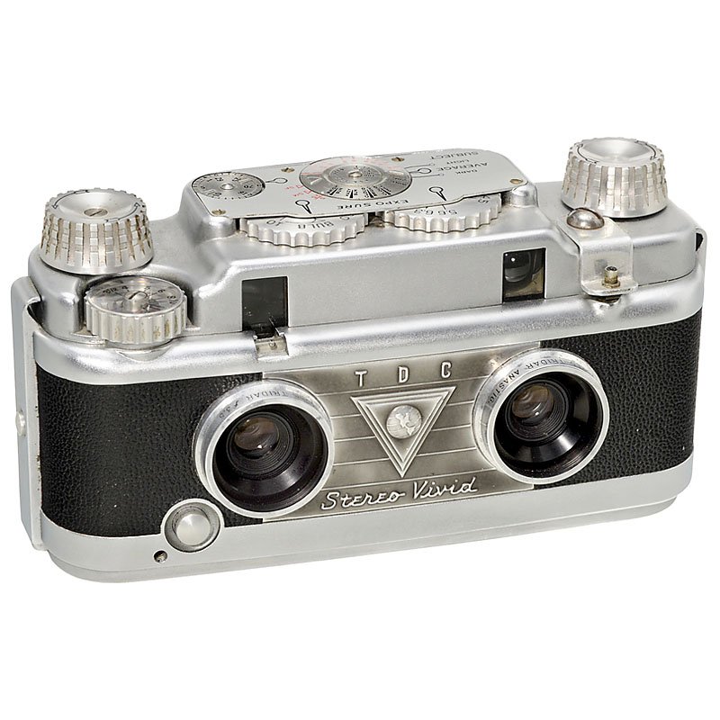 TDC Stereo Vivid, 1954: TDC Stereo Vivid, 1954 TDC Co., Chicago/Bell & Howell, U.S.A. For 35 mm film, size 24 x 23 mm, 2 x Tridar 3,5/35 mm, shutter 1/10–1/100 sec., coupled rangefinder, mechanical exposure control. – Li