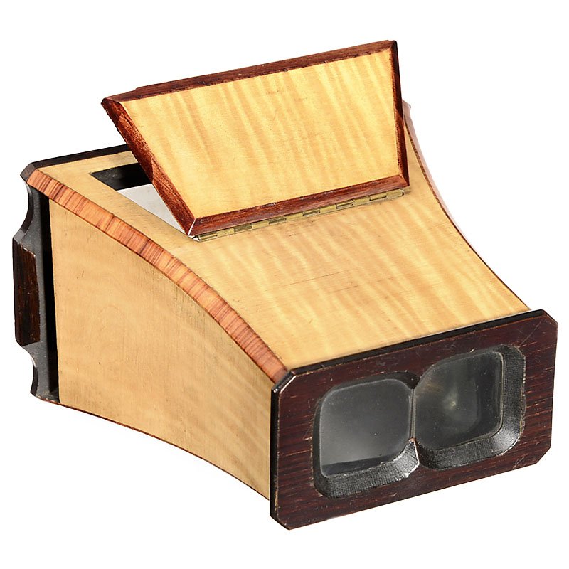 Stereo Viewer (Brewster Type), c. 1870: Stereo Viewer (Brewster Type), c. 1870 Unmarked, birch body, for 3 ½ x 7 in. stereo cards and slides, with original mirror. – Rare in this design! Stereobetrachter (Brewster-Typ), um 1870 Unbezeic