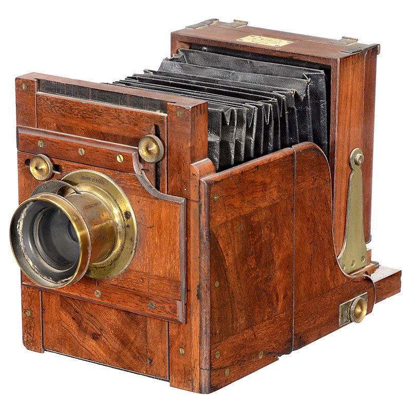 Early Field Camera by "W. Morley", c. 1870–75: Early Field Camera by "W. Morley", c. 1870–75 W. Morley, London, 70 Upper Street. Plate size 4 1/3 x 4 1/3 in., polished wood with brass fittings, black bellows, with French brass lens (rotating s