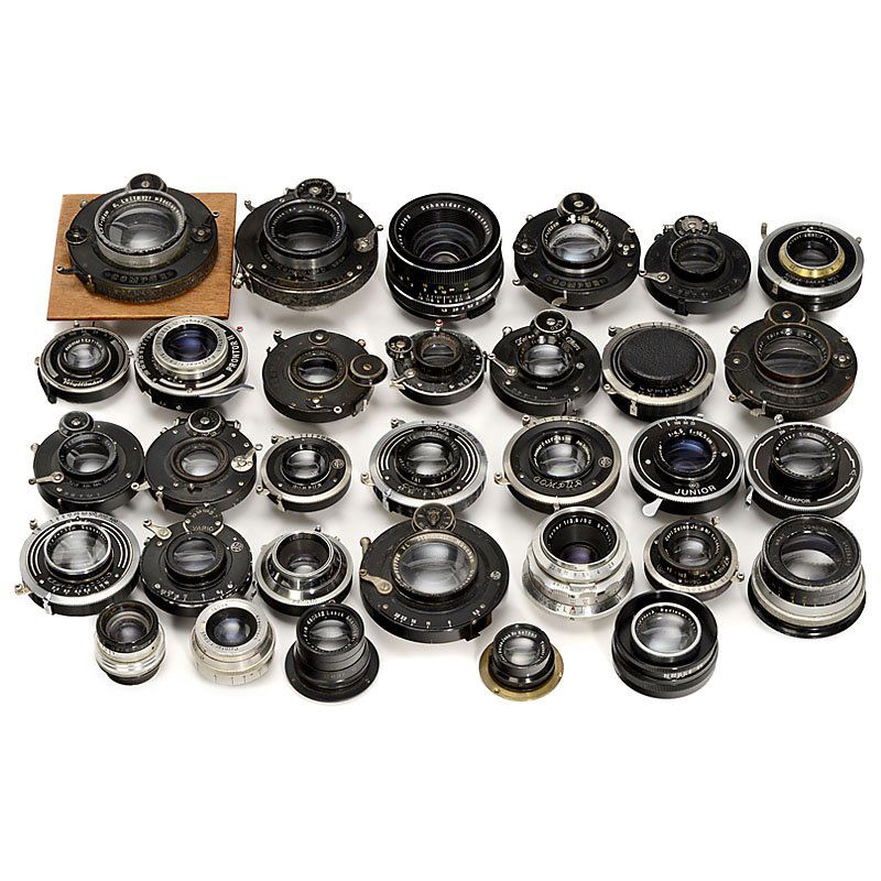 32 Lenses: 32 Lenses Manufacturers: Adox, Agfa, Feinmess (Dresden), Goerz, Ica, Kodak, Krauss, Knoll (Leipzig), Laack, Leitmeyer, Ludwig, Nagel, Rodenstock, Schneider, Steinheil, Wray and Zeiss. Some lenses with