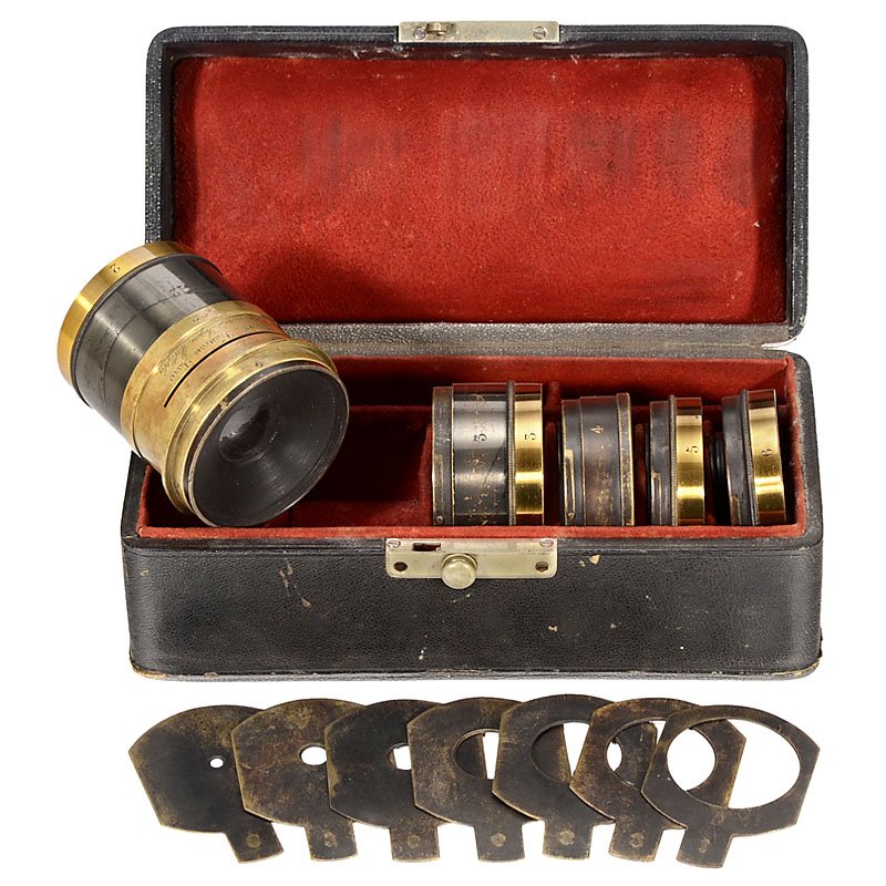 Multiple Focus Set by E. Français, Paris, 1882: Multiple Focus Set by E. Français, Paris, 1882 Émil Français, Paris. No. 15592. Complete set of 5 optics (no. 2–6), including 7 Waterhouse stops, in original box. Objektivsatz von E. Français, P
