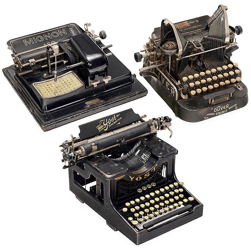3 Typewriters: 3 Typewriters 1) "Mignon Mod. 3", 1913. The popular German index machine with metal cover. (2-/2) – 2) "Oliver No. 3", 1902. American typebar machine. – Literature: Martin, 1949, p. 153. (4/2-) ��