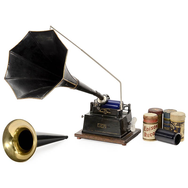 Edison Gem Phonograph, c. 1905: Edison Gem Phonograph, c. 1905 2-minute machine, model-C reproducer, working motor, belt defective, with 8-panel metal horn, crane, 4 cylinders and additional brass horn. Walzenphonograph Edison Gem,