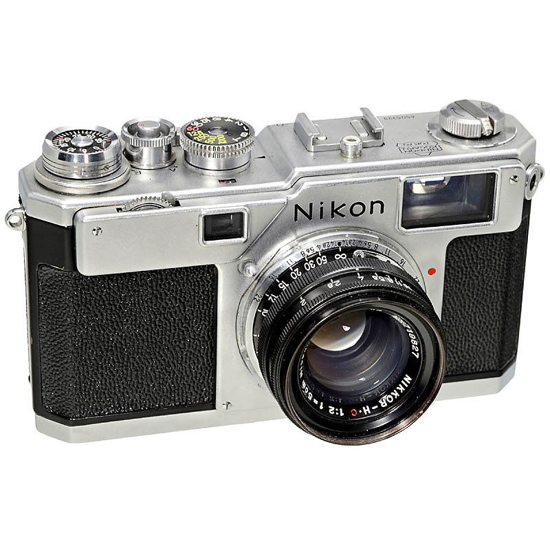 Nikon S4 with Nikkor-H.C 2/5 cm, 1959: Nikon S4 with Nikkor-H.C 2/5 cm, 1959 Nippon Kogaku, Tokyo. No. 6505229, chrome. Nikkor-H.C 2/5 cm (Nippon Kogaku, Japan), black. – Rare version: only 5,895 were produced! Nikon S4 mit Nikkor-H.C 2/
