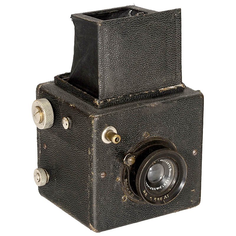 Ica Reflex 3 x 4 cm, c. 1909: Ica Reflex 3 x 4 cm, c. 1909 Ica, Dresden. Very small SLR camera, size 3 x 4 cm, with special rollfilm back, footage counter 1–36! Body without serial number, focal plane shutter, control knob with 