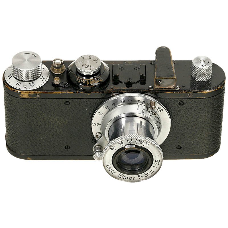 Leica I (C)/Standard (E) with Elmar, 1931: Leica I (C)/Standard (E) with Elmar, 1931 Leitz, Wetzlar. No. 61676, Leica I converted to Leica Standard: chromed control elements, extendable rewind knob. With Elmar 3,5/5 cm, chrome, metric. Leica I