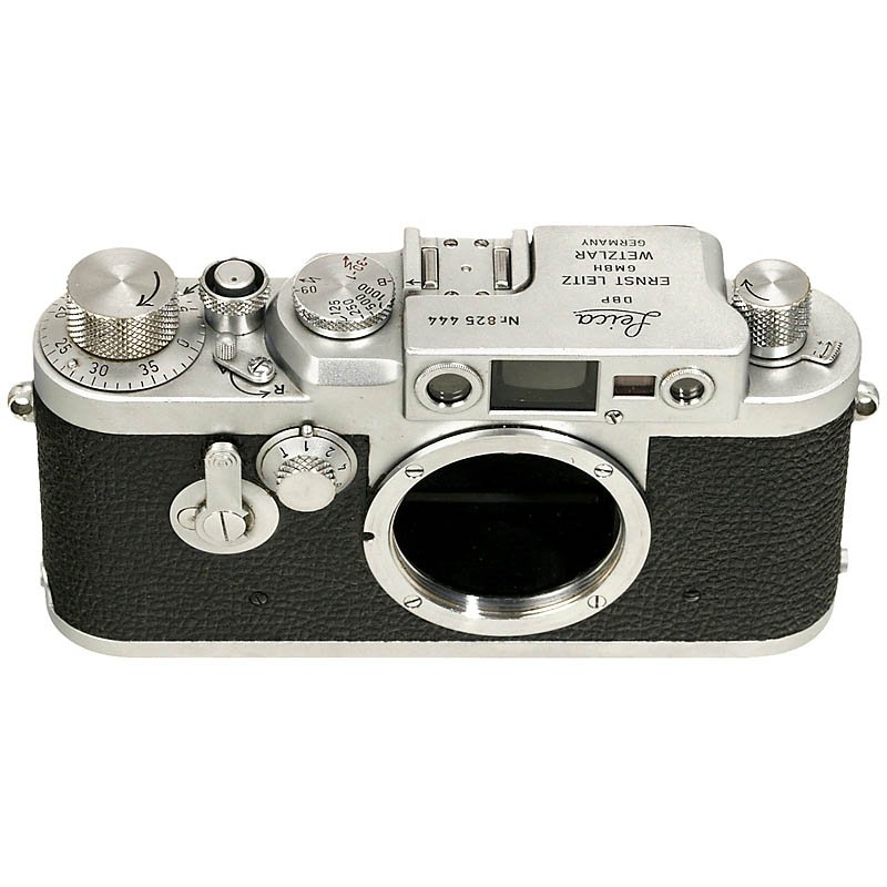 Leica IIIg, 1956: Leica IIIg, 1956 Leitz, Wetzlar. No. 825444, with body cap. Most popular screw-mount Leica. Leica IIIg, 1956 Leitz, Wetzlar. Nr. 825444, mit Gehäusedeckel. Beliebteste Schraub-Leica. Start Price: €