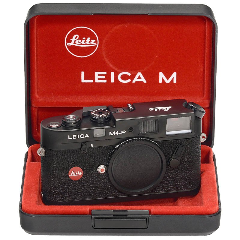 Leica M4-P, 1986: Leica M4-P, 1986 Leitz, Wetzlar. No. 1692867, black chrome, flush windows, M+X synchronization. Baseplate, internal bottom plate and film take-up spool missing, easy to replace. Excellent working cond