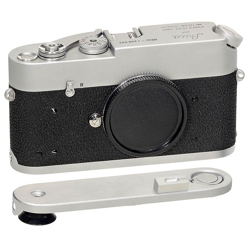 Leica MDa, 1969: Leica MDa, 1969 Leitz, Wetzlar. No. MDa-1206092, with standard baseplate and marker baseplate, M5 film type indicator. Leica MDa, 1969 Leitz, Wetzlar. Nr. MDa-1206092, mit Standard-Boden deckel und Sp