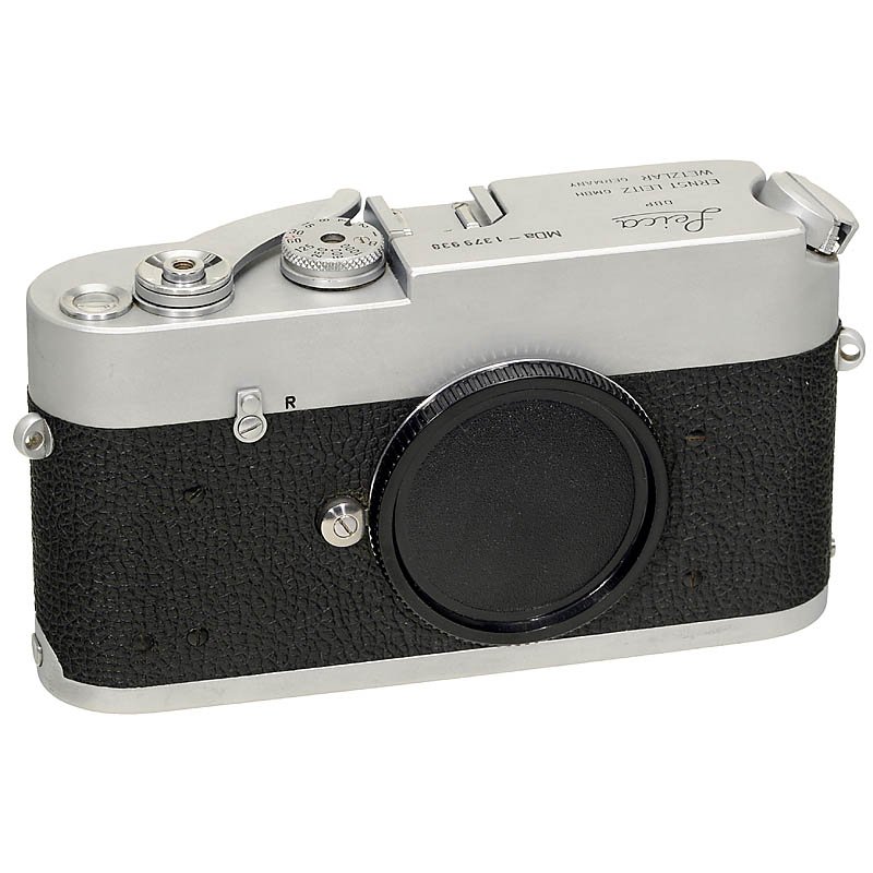 Leica MDa, 1974: Leica MDa, 1974 Leitz, Wetzlar. No. MDa-1379938, standard baseplate, with box. Leica MDa, 1974 Leitz, Wetzlar. Nr. MDa-1379938, Standard-Boden deckel, mit Karton. Start Price: € 100