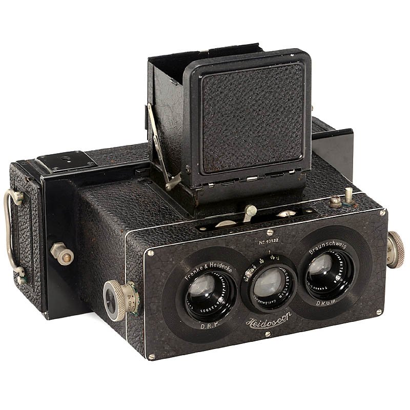 Heidoscop 6 x 13 (Second Model), c. 1927: Heidoscop 6 x 13 (Second Model), c. 1927 Franke & Heidecke, Braunschweig. No. 10522, 2 x Tessar 4,5/7,5 cm, stereo shutter (stuck), with magazine for plates and case. Heidoscop 6 x 13 (zweites Modell)