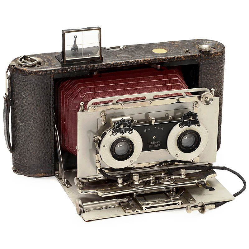 Bob IV Stereo Camera, 1905: Bob IV Stereo Camera, 1905 Heinrich Ernemann, Dresden, image size 8,5 x 6,5 cm on 9,4 cm wide rollfilm, Ernemann Doppel-Anastigmat 6/90 mm lenses, shutter (not working) O (= T), Z (= B), ½–1/100