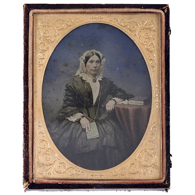 Ambrotype, c. 1855: Ambrotype, c. 1855 "Moffat, 19 Princes Street, Edinburgh". ¼ plate, wonderful portrait of a lady, completely hand- and gold-colored, brass passe-partout. Ambrotypie, um 1855 "Moffat, 19 Princes Stree