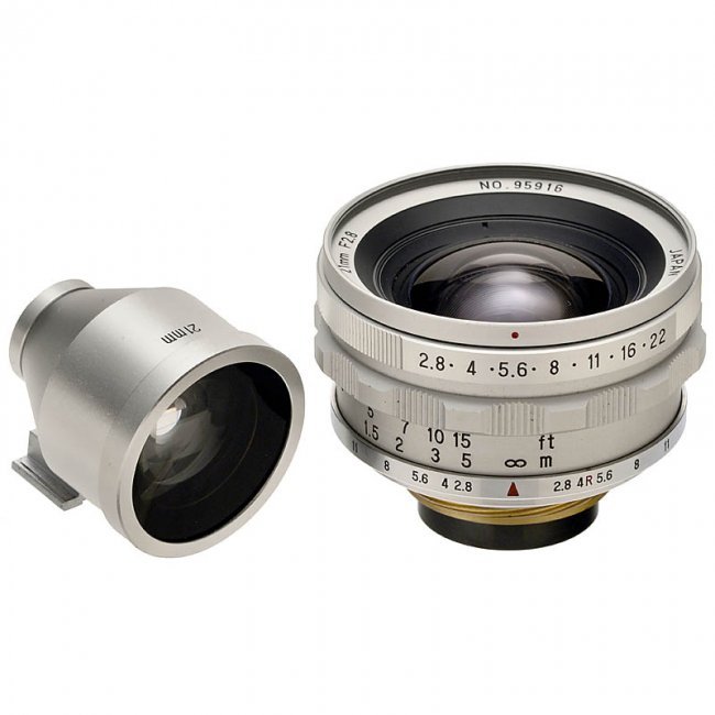 Kobalux Super Wide 2,8/21 mm with Viewfinder, 1995: Kobalux Super Wide 2,8/21 mm with Viewfinder, 1995Japan made 21mm super wide lens for screw-mount Leica. Lens and finder in high quality and excellent design. – Literature: "Viewfinder", No. 4, 1995