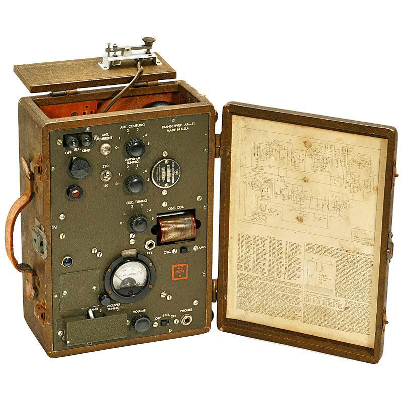 American WW II Transceiver AR11, 1942