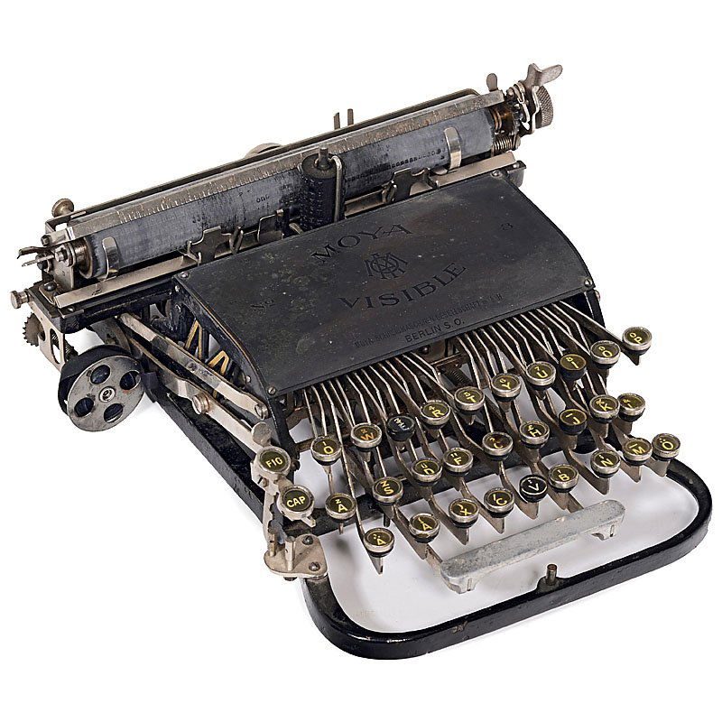 Moya Visible No. 3, 1906: Moya Visible No. 3, 1906 One of the most desirable English typewriters in great condition. Top cover with rare German brand "Moya Schreibmaschinen-Gesellschaft, Berlin". – Manufactured only 3 years!