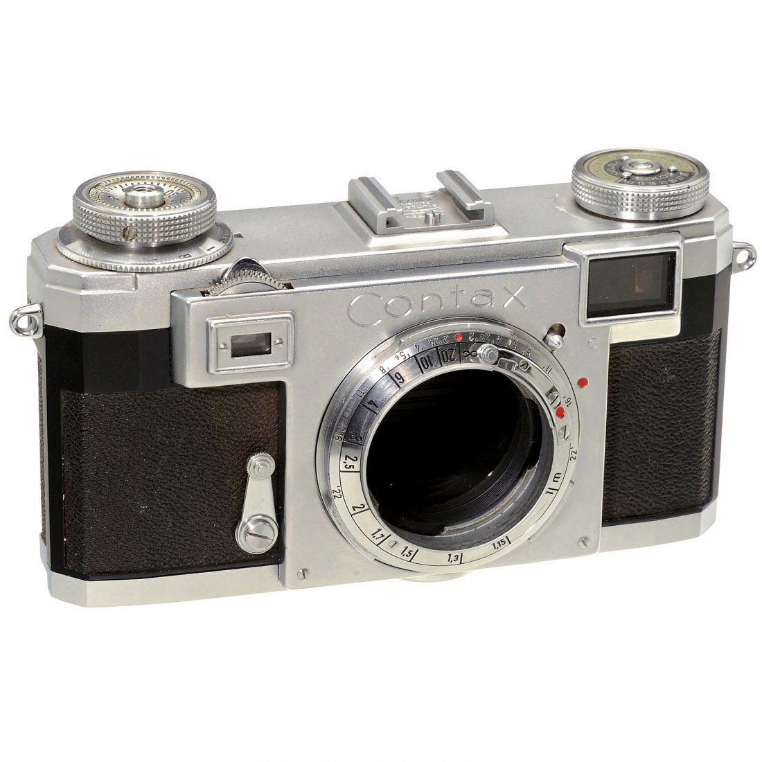 Contax IIa Body, c. 1954: Contax IIa Body, c. 1954 Zeiss Ikon, Stuttgart. No. F20731, second version with international synchronization, baseplate and cover plate in excellent condition (mini bumps on back). Contax IIa Gehäus