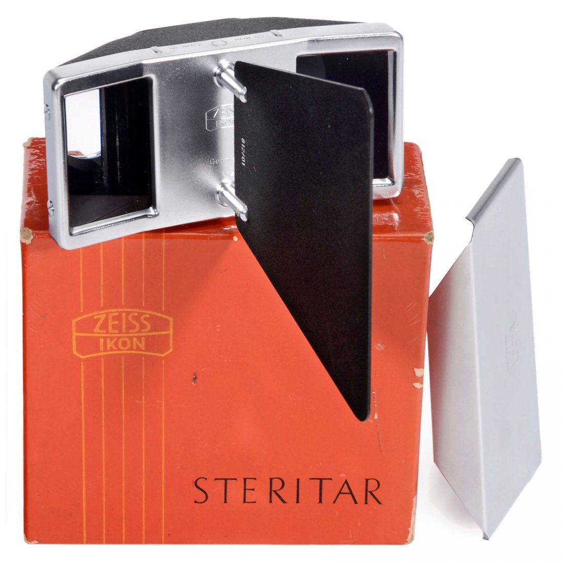 Steritar 812: Steritar 812 Zeiss Ikon, Stuttgart. For Contaflex I and II, complete with shade, caps and box. Steritar 812 Zeiss Ikon, Stuttgart. Für Contaflex I und II, komplett mit Steckblende, 2 Deckeln und Kart
