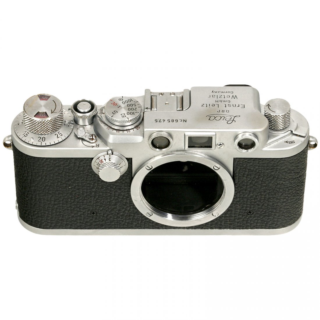 Leica IIIf, 1954: Leica IIIf, 1954 Leitz, Wetzlar. No. 685475, red-dial synchronization, no self-timer. Inner baseplate missing, rangefinder uneven. Leica IIIf, 1954 Leitz, Wetzlar. Nr. 685475, rote Kontaktzahlen, ohne