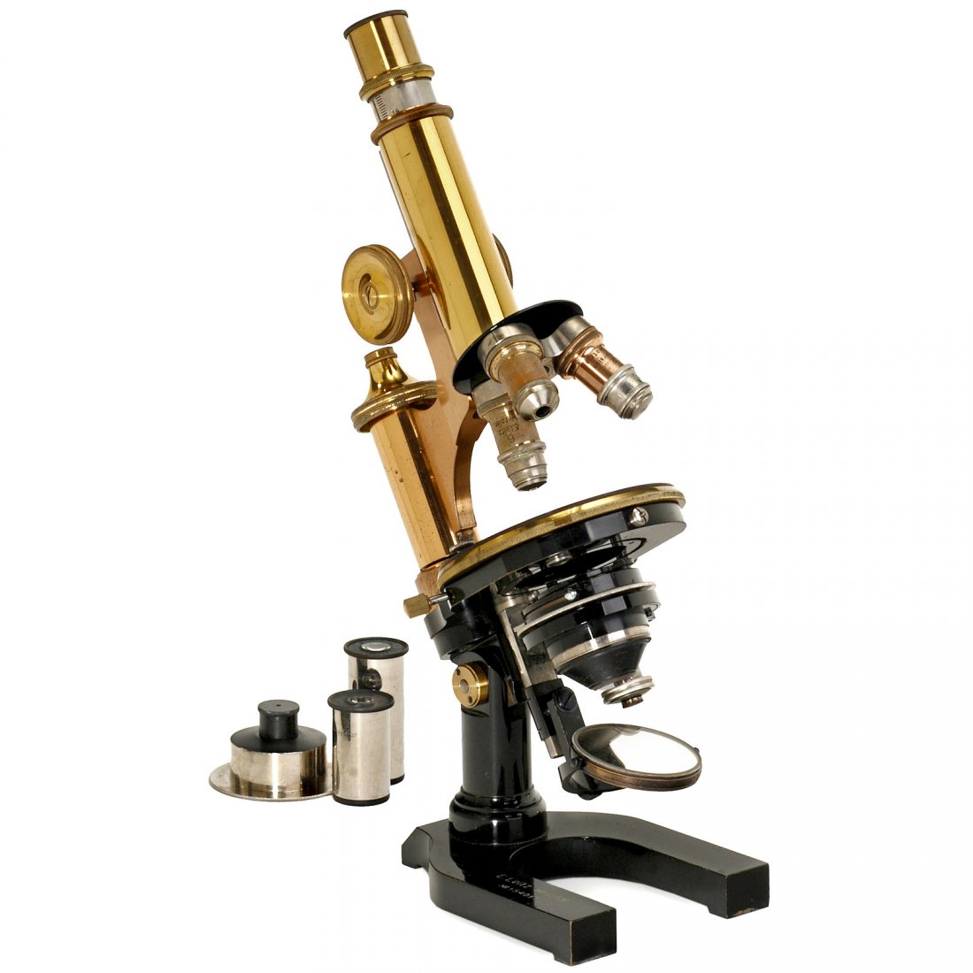 Brass Microscope by Leitz, c. 1920: Brass Microscope by Leitz, c. 1920 E. Leitz, Wetzlar. No. 154019, brass microscope with iron base, original lacquer, 3 Leitz lenses and 3 oculars, three-lens turret, body tube with rack-and-pinion foc