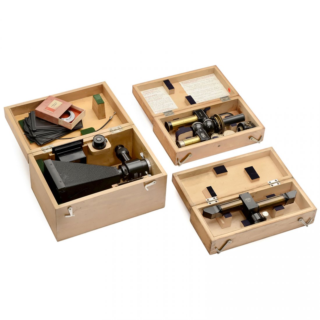 Carl Zeiss: Double Ocular and Binocular Attachment: Carl Zeiss: Double Ocular and Binocular Attachment 1) Double ocular, c. 1930, no. 619, with wooden box, excellent condition. (2/2) – 2) Binocular attachment, c. 1930, no. 1761, with 2 oculars, in wo
