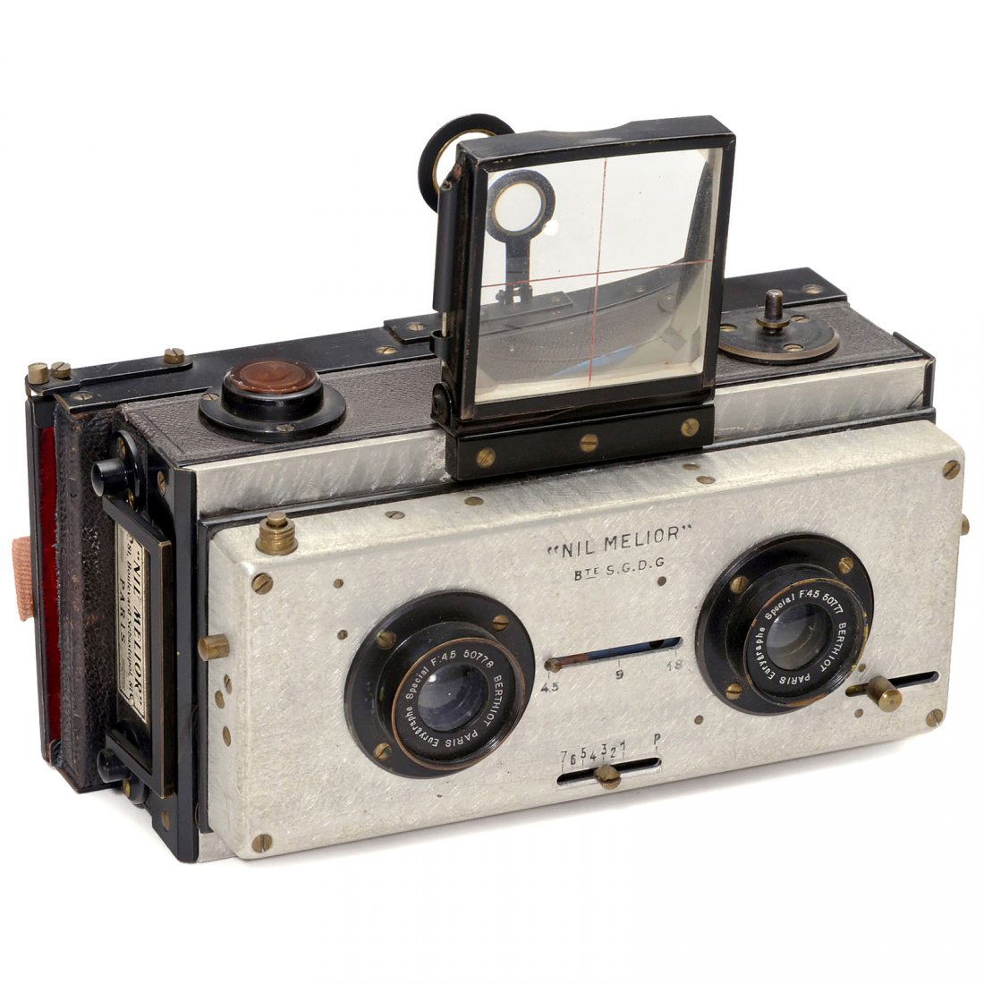 Nil Melior (6 x 13), c. 1920: Nil Melior (6 x 13), c. 1920 Macris et Boucher, Paris. Stereo camera for plates of 6 x 13 cm, lenses: Berthiot Eurygraphe 4,5, approx. 60 mm focal length, pinhole diaphragms 4,5, 9 and 18, guillotine
